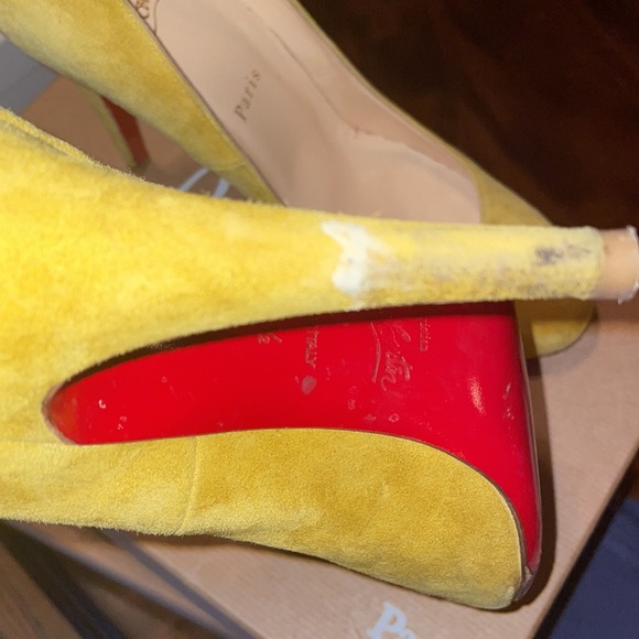 Christian Louboutin - Picture 3 of 8